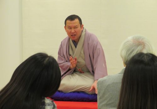 熊野神社で初笑い　落語会