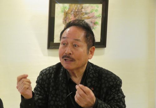 松井守男画伯　２月１６日１３時に来社